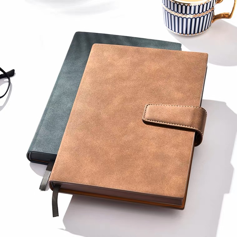 Ring binder business notebook with magnetic buckle